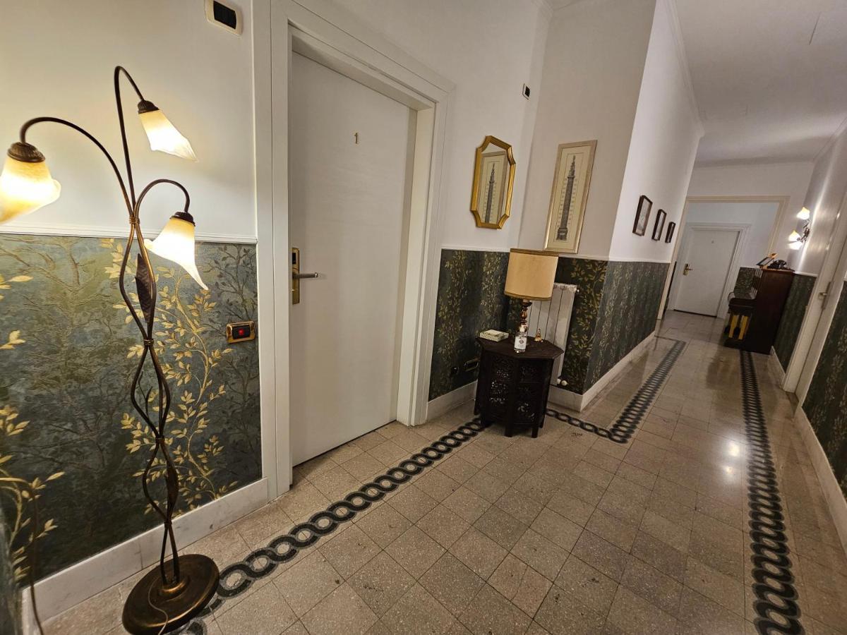 4Rooms In Рим Экстерьер фото