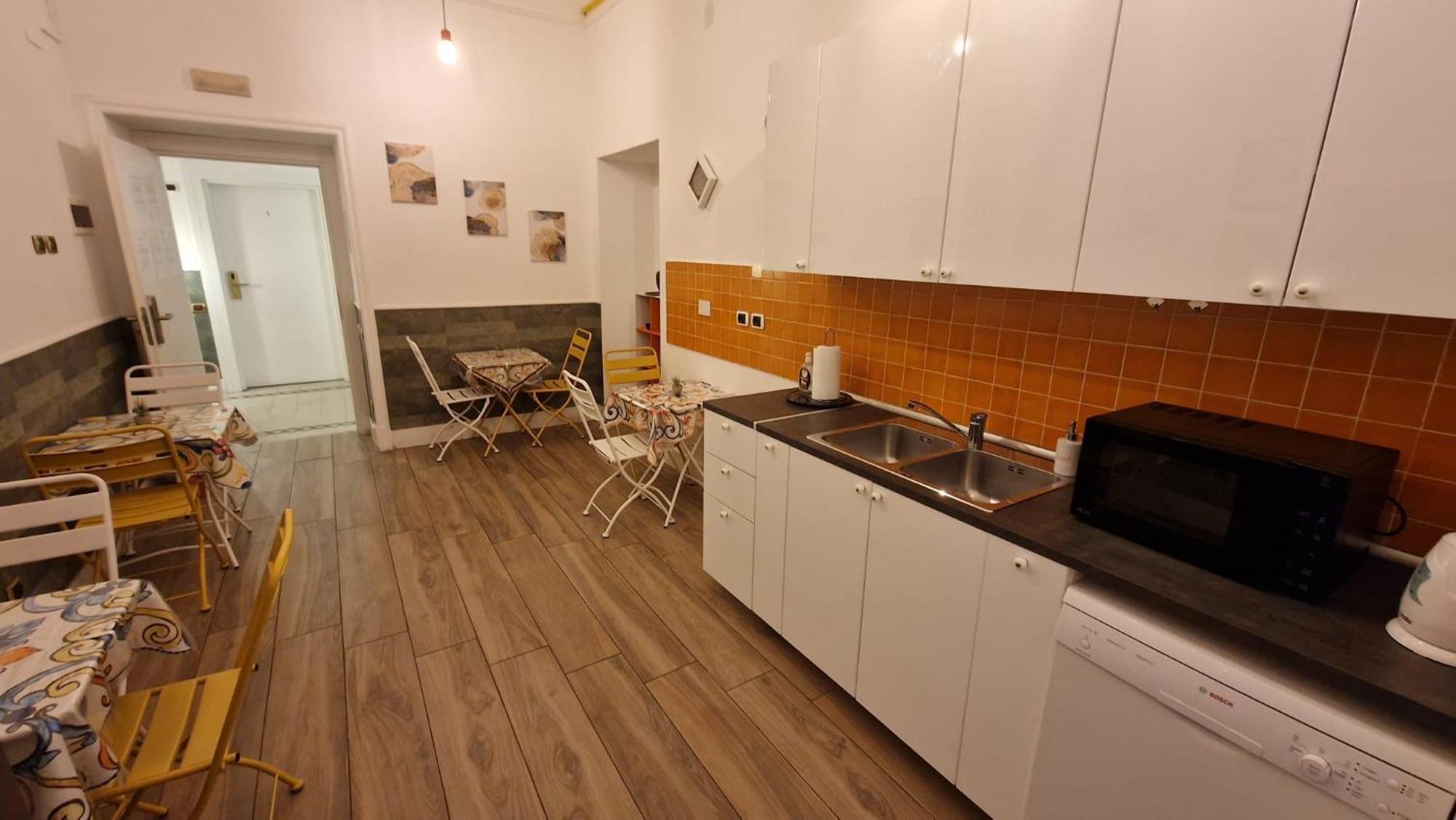 4Rooms In Рим Экстерьер фото